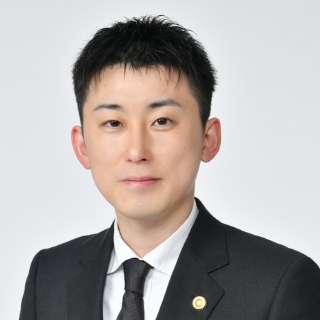 弁護士 伊﨑 翔